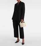 Маленькая атласная сумка-ведро Toteme, экрю - фото 5