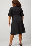 Платье Ellos Plus collection Day dress, Schwarz/Black - фото 3
