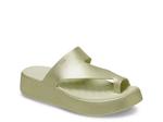 Сандалии Crocs Getaway Metallic Platform Sandal, Champagne Metallic - фото