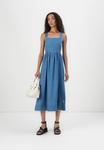 Платье Marc O'Polo DENIM MAXI LENGTH APRON NECK, Aqua/Light-Blue Denim - фото 2