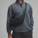 Lululemon Переработанный нейлоновый рюкзак-круассан, Black - фото 6