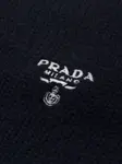 Кашемировый шарф с вышитым логотипом Prada, черный - фото 2