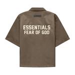 Детская нейлоновая рубашка Fear of God Essentials с короткими рукавами, цвет Дерево - фото 2