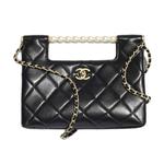 CHANEL Кожаная сумка через плечо - фото