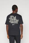 Футболка Nike Performance TEE PUT IN WORK, Black - фото