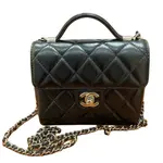 CHANEL Кожаная сумка через плечо - фото