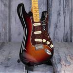 Электрогитара Fender American Professional II Stratocaster, 3-Color Sunburst - фото 2