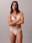 Идеально сидящее кружевное танга Calvin Klein, Bone White - фото 4