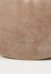 Сумка Coccinelle Handbag, Warm Taupe/Taupe - фото 5