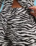 ASOS DESIGN шорты длинная модель А-силуэта с принтом зебры - фото 5