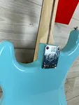 Fender ограниченной серии Tom DeLonge Stratocaster с грифом из палисандра, Daphne Blue - фото 12