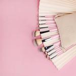 Набор из 10 кистей для макияжа + футляр, розовый Ilū Basic - фото 4