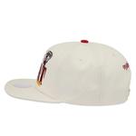 Кепка NBA MIAMI HEAT REFRAME RETRO SNAPBACK CAP Mitchell And Ness, цвет Off Weiß - фото 4