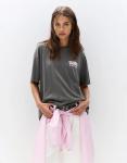 Футболка Pull&Bear Mochis выцветшего черного цвета - фото
