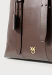 Сумка Pinko BOWLING BAG, Marrone Castano/Gold-Coloured/Brown - фото 4