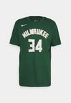 Футболка Nike NBA GIANNIS ANTETOKOUNMPO MILWAUKEE BUCKS NAME AND NUMBER TEE, цвет Fir/Antetokounmpo - фото 4