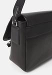 Сумка кросс-боди Lacoste MESSENGER BAG, Noir/Black - фото 5