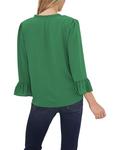 Топ CeCe 3/4 Ruffled V-Neck Top, цвет Lush Green - фото 2