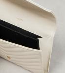 Кожаный клатч Cassandre Small с матовой отделкой Saint Laurent, бежевый - фото 3