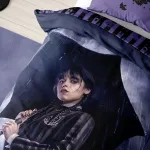 Постельное белье Среда 135х200 + 80х80 см Wednesday Addams - фото 5