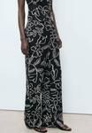 Брюки FLORAL PRINT Mango, черный - фото