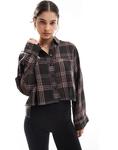 Укороченная рубашка ASOS DESIGN в коричневую клетку - фото