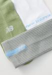 Носки New Balance MULTI LOGO CREW UNISEX 3 PACK, Grey/Sage/White/Grey - фото 3