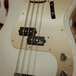 Бас-гитара Fender JB Custom Precision, гриф из клена, арктический белый - фото 3