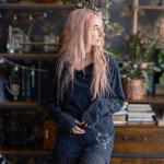 Среда — танцевальный свитер с капюшоном. - фото