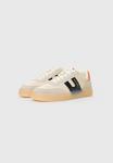 Кроссовки Armani Exchange Trainers, Off White/Orange Rust/Orange - фото 2