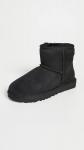 Женские ботильоны UGG Classic Mini II, Black - фото 2