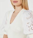 Свитер женский Twin-Set с кружевными рукавами, экрю - фото 4