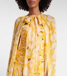 Шелковое платье с накидкой и сборками Carolina Herrera, White Multi - фото 6