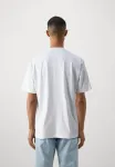 Gj ss cn os logo emb basic tshirt Guess Jeans, Pure White - фото 3