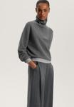 Джемпер OYSHO TEXTURED HALF-ZIP KNIT, Dark Grey - фото 6