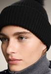 Шапка OYSHO WOOL BLEND KNIT WITH POMPOM, Black - фото 2