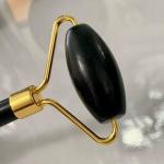 Роликовый массажер для лица Jade, черный Deni Carte - фото 4