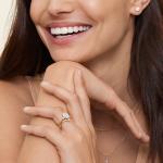 Кольцо с бриллиантом Lunette Lab (1/10 карата) Brilliant Earth - фото 3