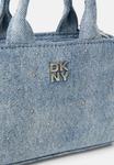 Сумка кросс-боди DKNY HADLEE MINI CROSSBODY, Denim/Light-Blue Denim - фото 4