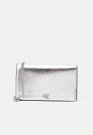 Клатч Calvin Klein METALLIC WALLET ON CHAIN, Silver-Coloured - фото