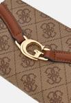 Кошелек Guess DEA LOGO, Hellbraun/Light Brown - фото 4