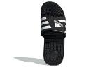 Тапочки adissage slides 'core black' Adidas, черный - фото 4