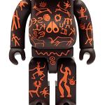 Moose Knuckles Totem Print 100%400% 7/28см BE@RBRICK, 100%+400% - фото 2