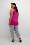 Топ без рукавов KAFFE CURVE Top Carina, фуксия - фото 4
