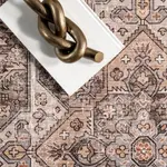 Ковер Sanna Distressed Medallion nuLOOM, 122x183 см, коричневый - фото 6