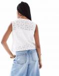 Топ Stradivarius с вышивкой белого цвета - фото 3