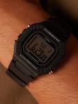 CASIO Цифровые часы в черном цвете - фото 3