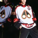 Свитшот Labubu Collaboration Unisex Moose Knuckles, белый - фото 6