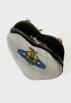 Сумка Vivienne Westwood BELLE HEART FRAME PURSE, Silver-Coloured - фото 4