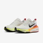 Invincible Run от Nike, White/Bright Crimson/Sail/Black - фото 5